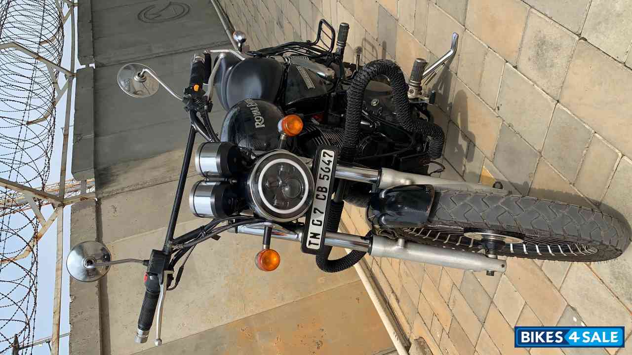 Black Royal Enfield Thunderbird 350 Black Royal Enfield Thunderbird 350