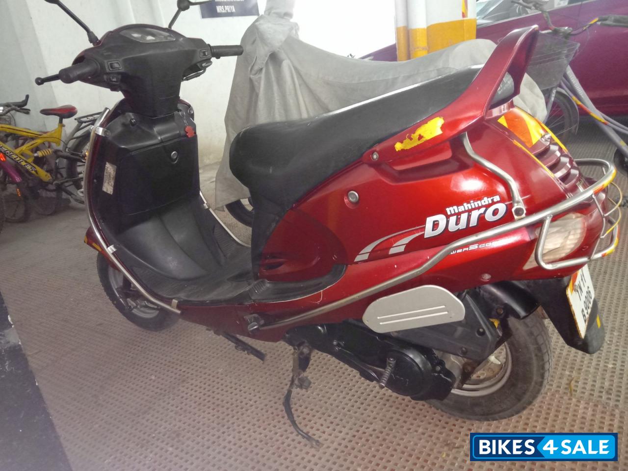 Wine Red Mahindra Duro DZ