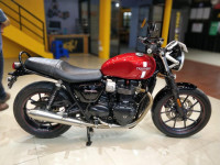 Triumph Street Twin