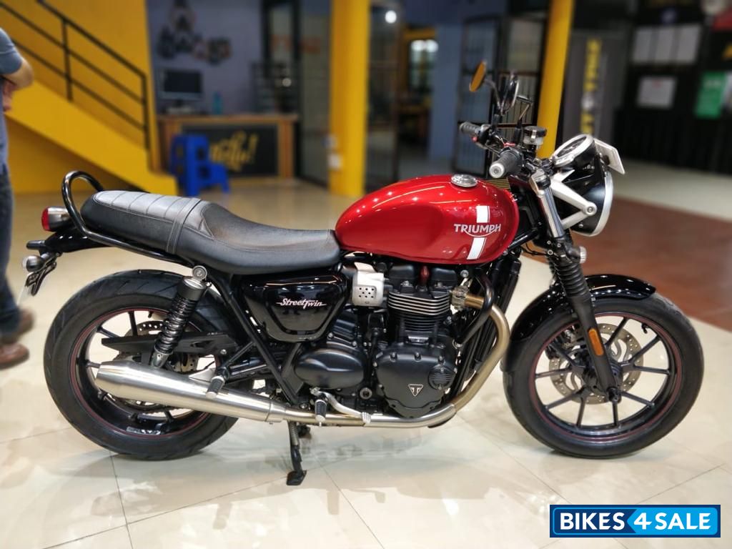 Triumph Street Twin