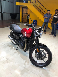 Triumph Street Twin