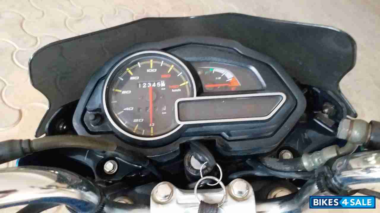 Blue Bajaj Discover 125 ST