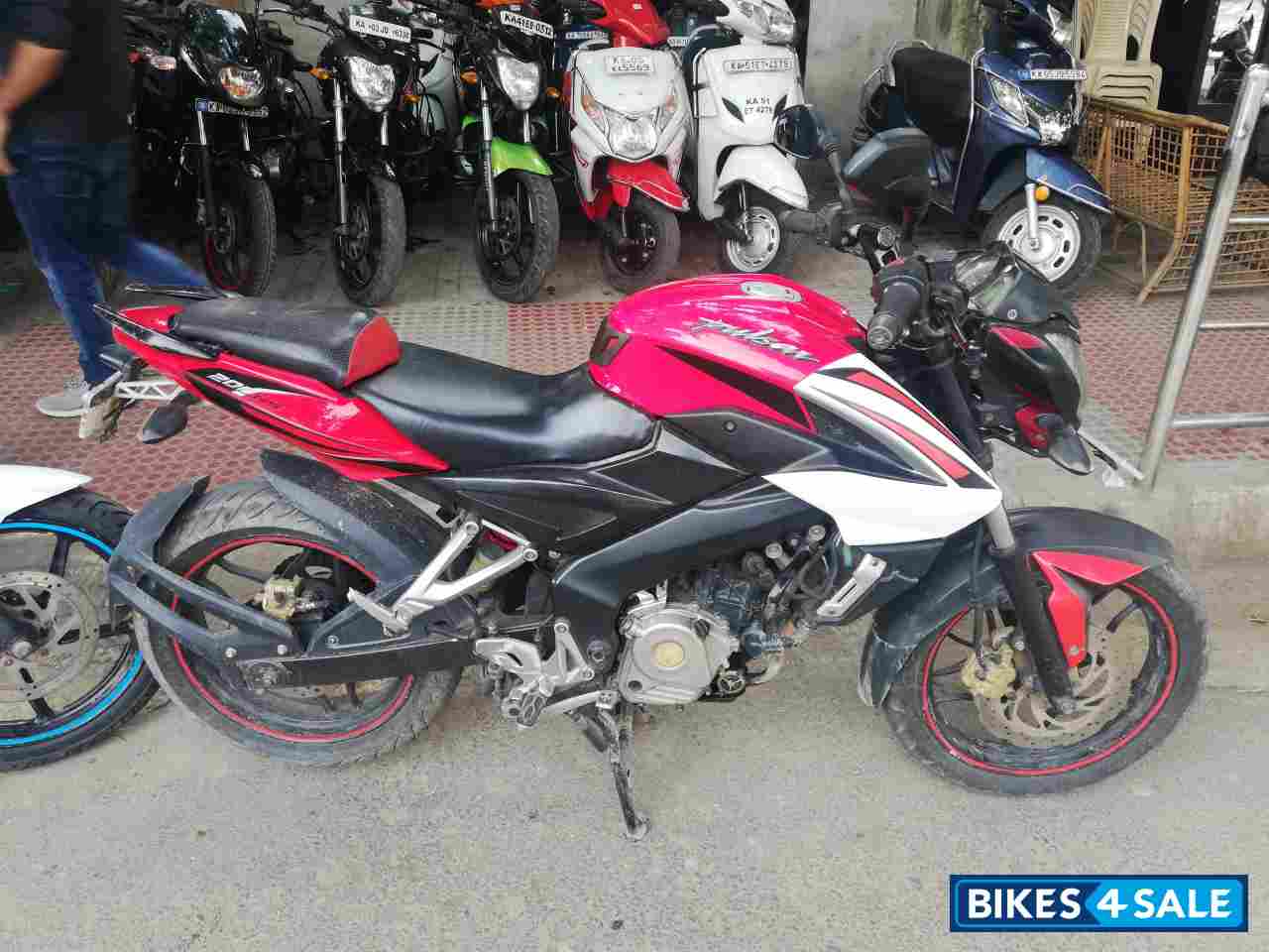 Bajaj Pulsar 200 NS
