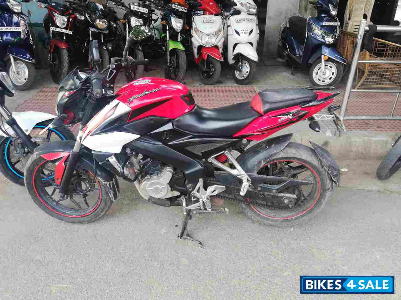 Bajaj Pulsar 200 NS