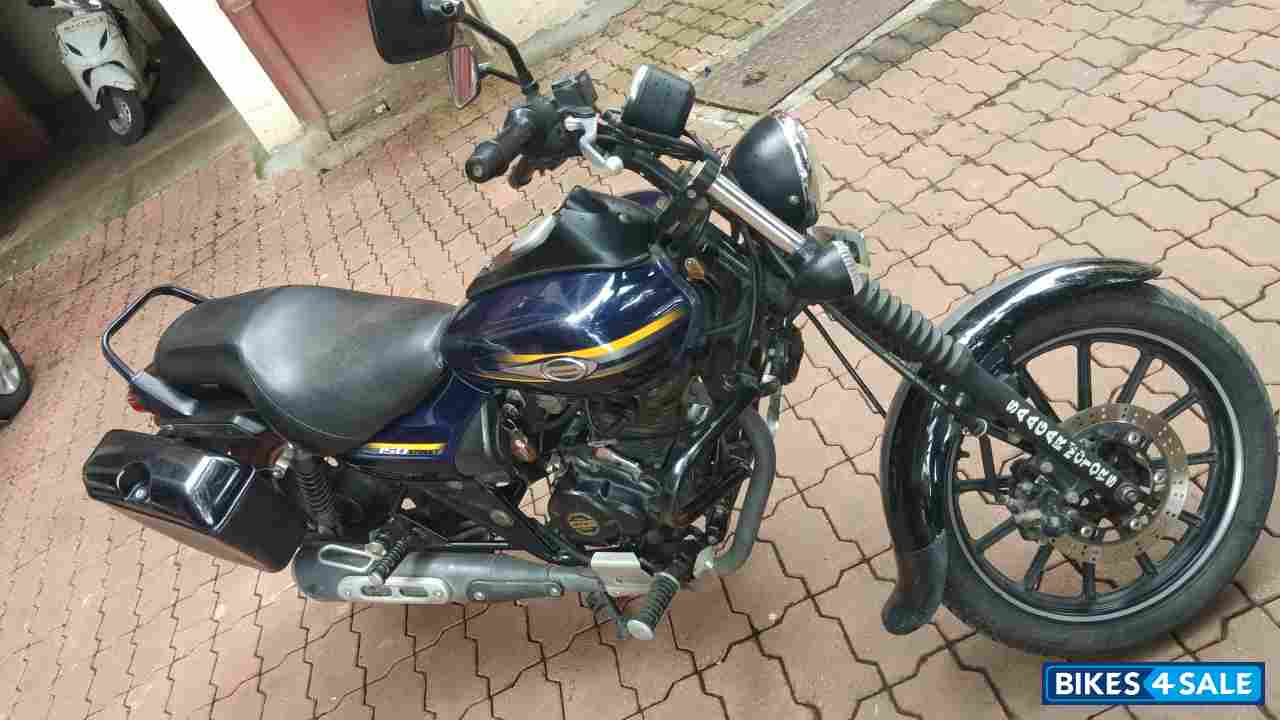 Blue Bajaj Avenger Street 150