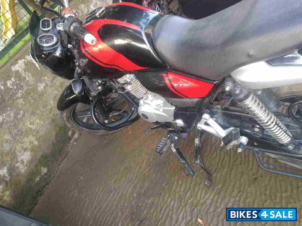Black And Red Bajaj V15