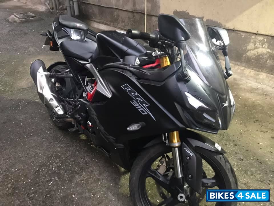 Black TVS Apache RR 310