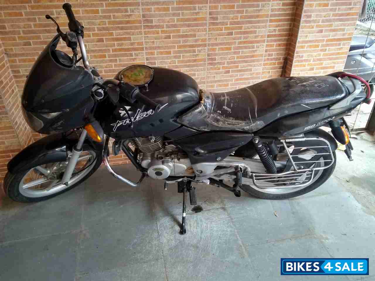 Black Bajaj Pulsar 150 DTSi