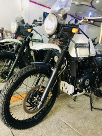 White Royal Enfield Himalayan