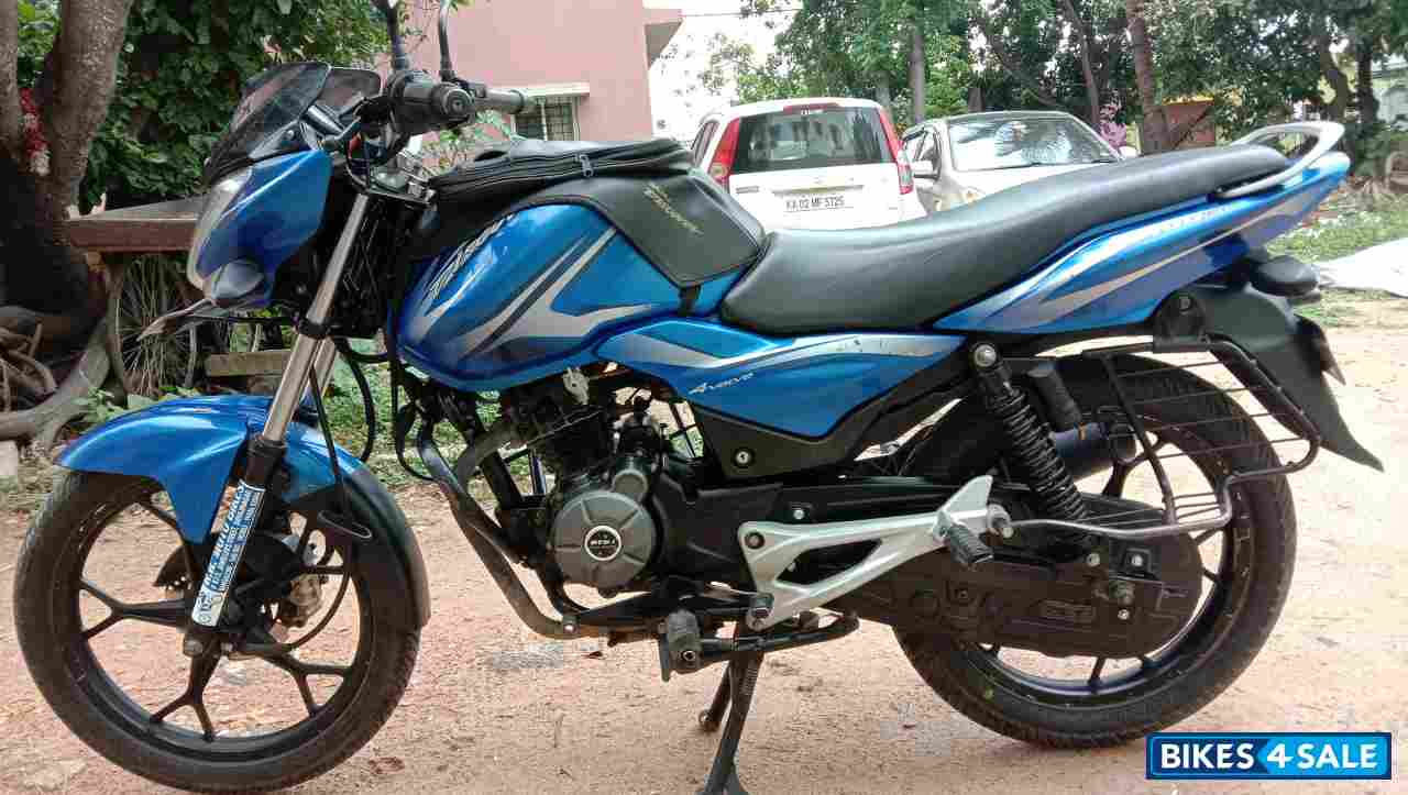 Blue Bajaj Discover 100M