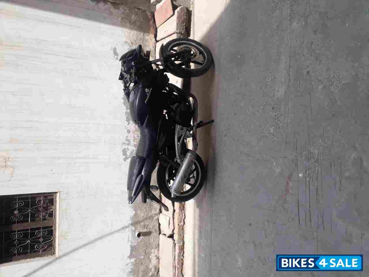 Black Bajaj Pulsar 200 DTSi