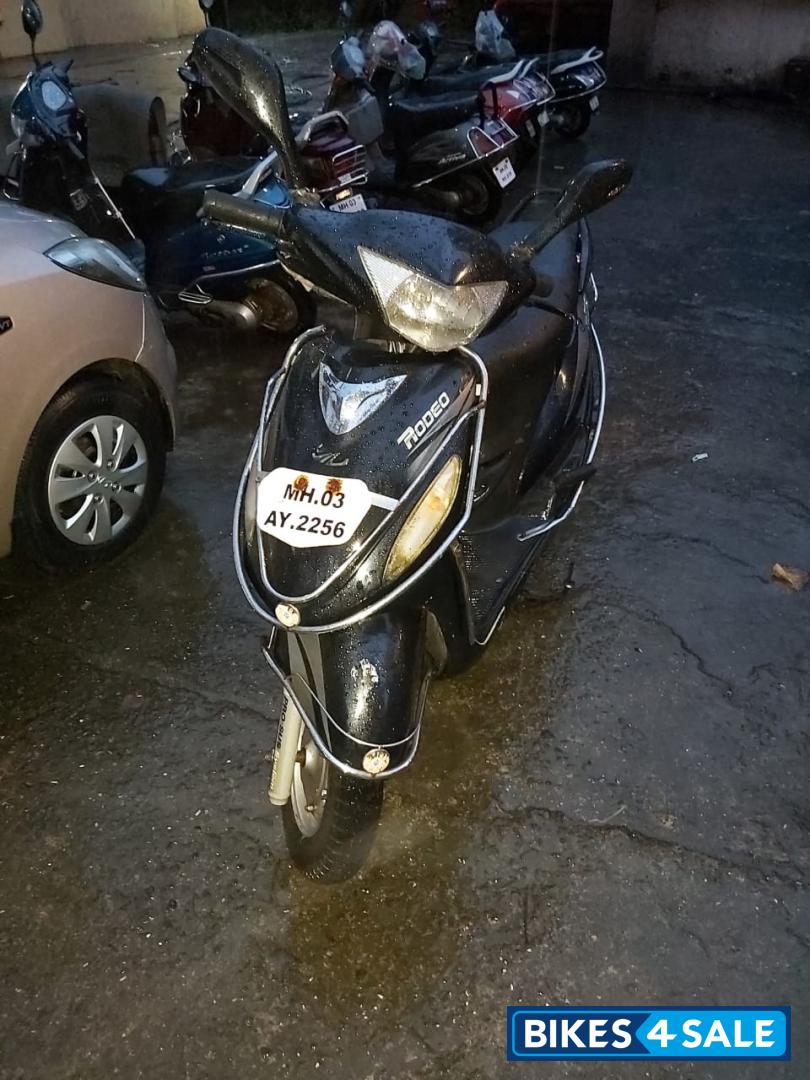 Black Mahindra Rodeo