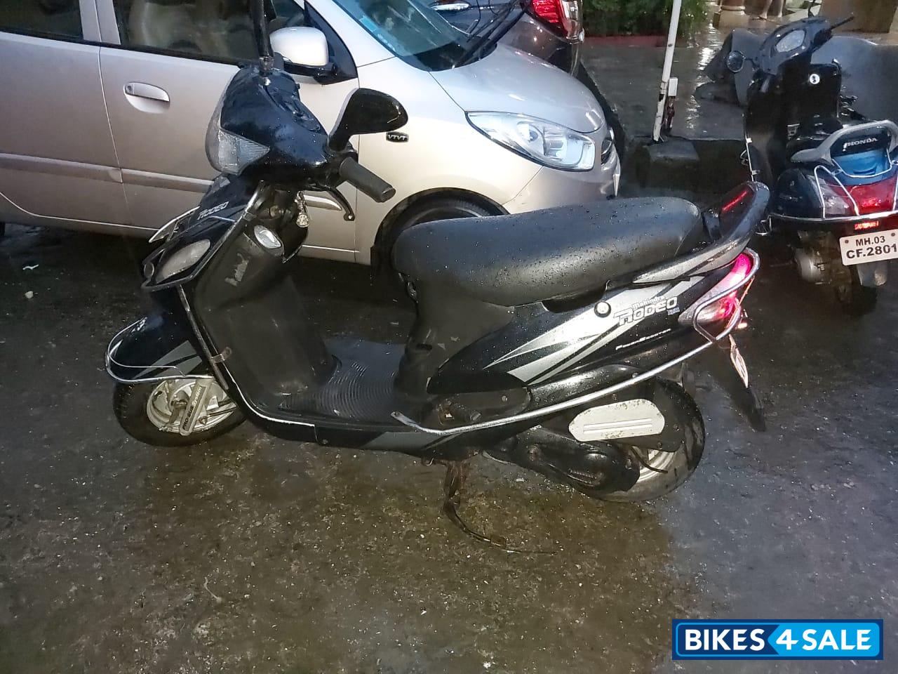 Black Mahindra Rodeo