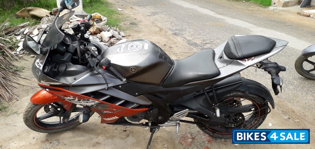 Yamaha YZF R15 V2