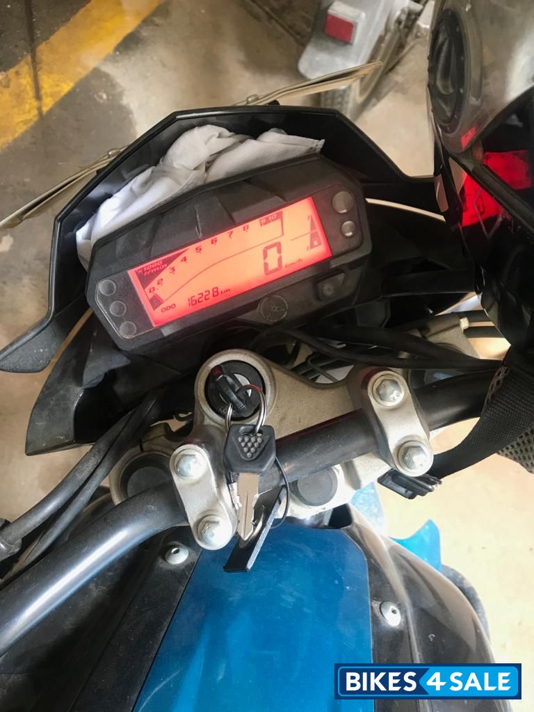 Blue Yamaha FZ-S FI V2