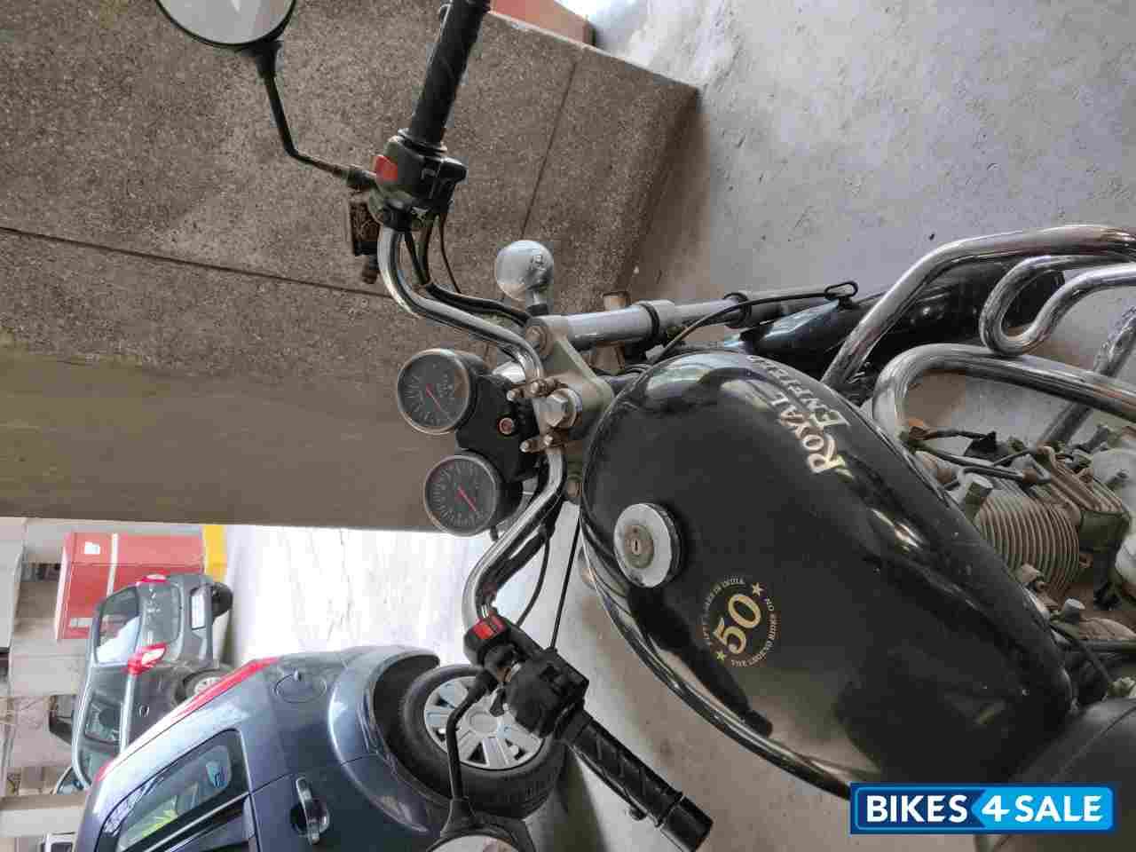 Black Royal Enfield Thunderbird Black Royal Enfield Thunderbird