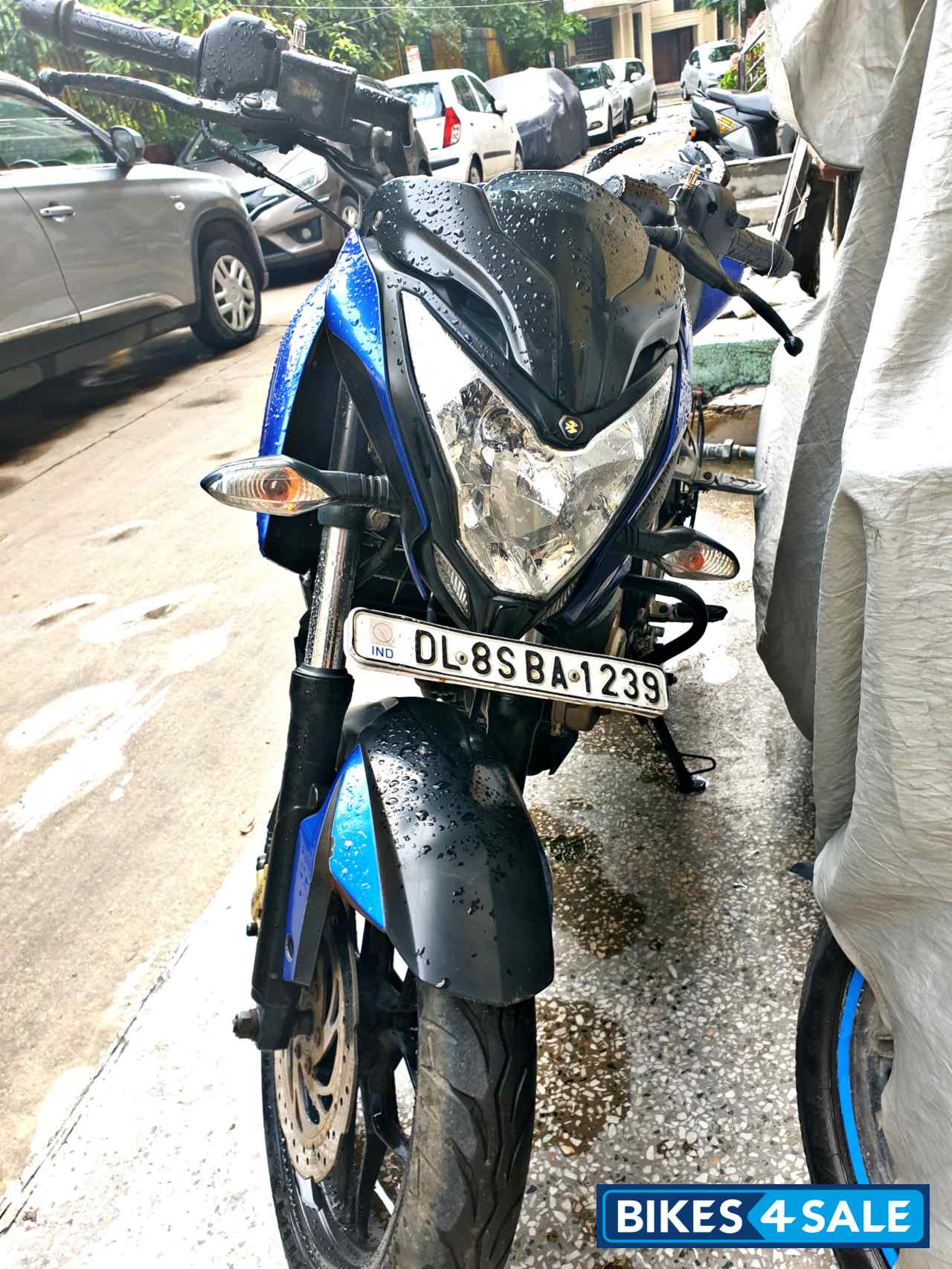 Blue Bajaj Pulsar 200 NS