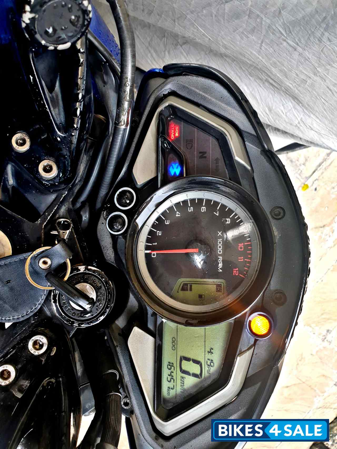 Blue Bajaj Pulsar 200 NS