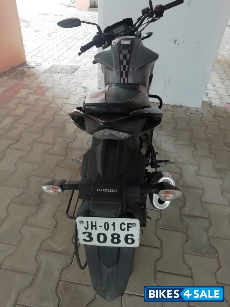 Black Suzuki Gixxer 150