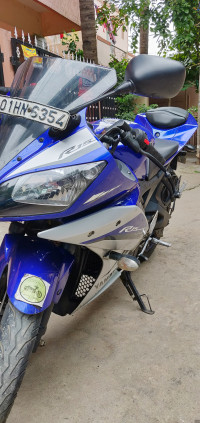 Yamaha YZF R15 V2
