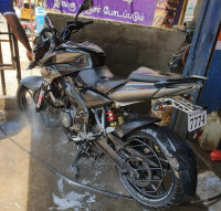 Black M Bajaj Pulsar 200 NS