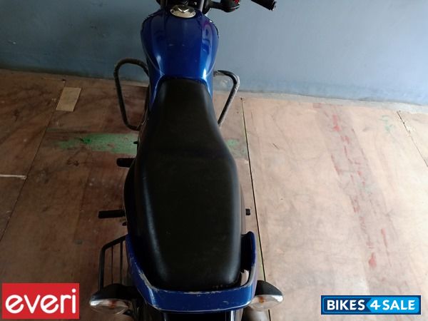 Blue And Black Honda Dream Yuga