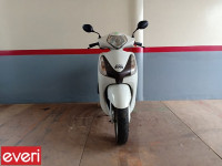 White Honda Aviator