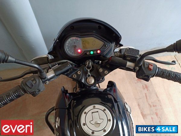 Black Bajaj Pulsar 150 Classic
