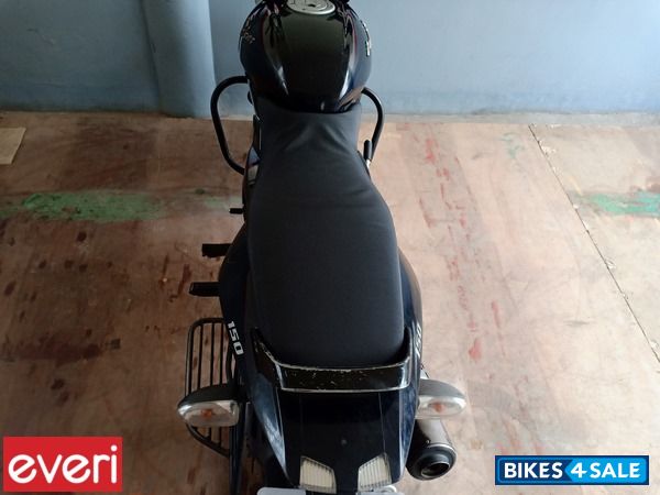 Black Bajaj Pulsar 150 Classic