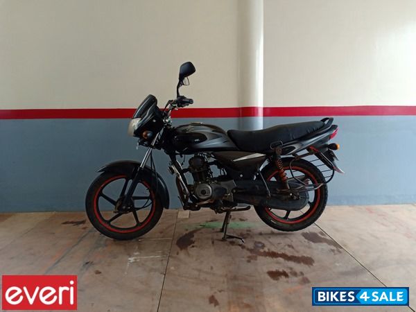 Black Bajaj Platina 100