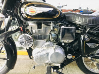 Black Royal Enfield Bullet Standard 350