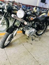 Black Royal Enfield Bullet Standard 350