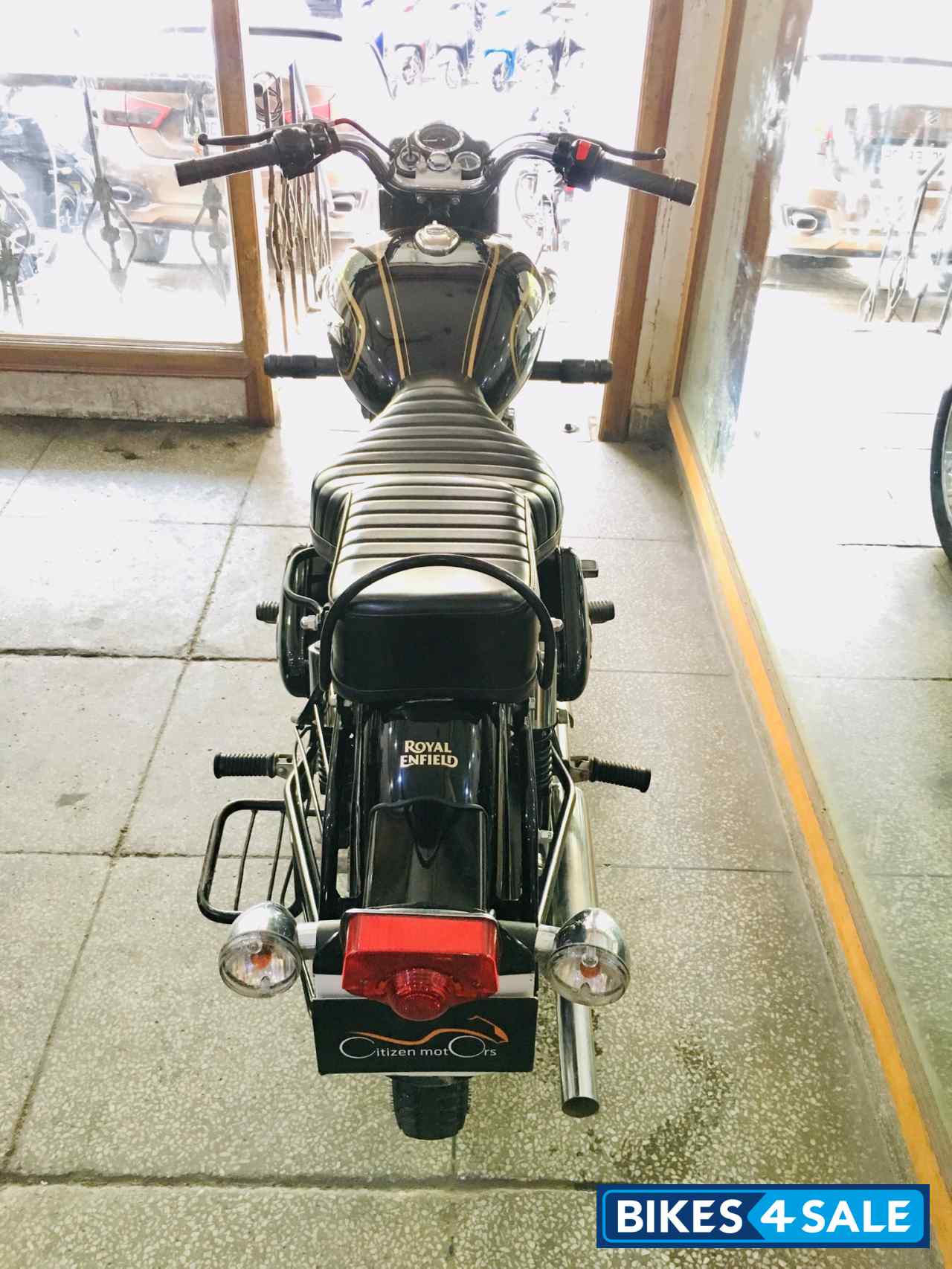 Black Royal Enfield Bullet Standard 350