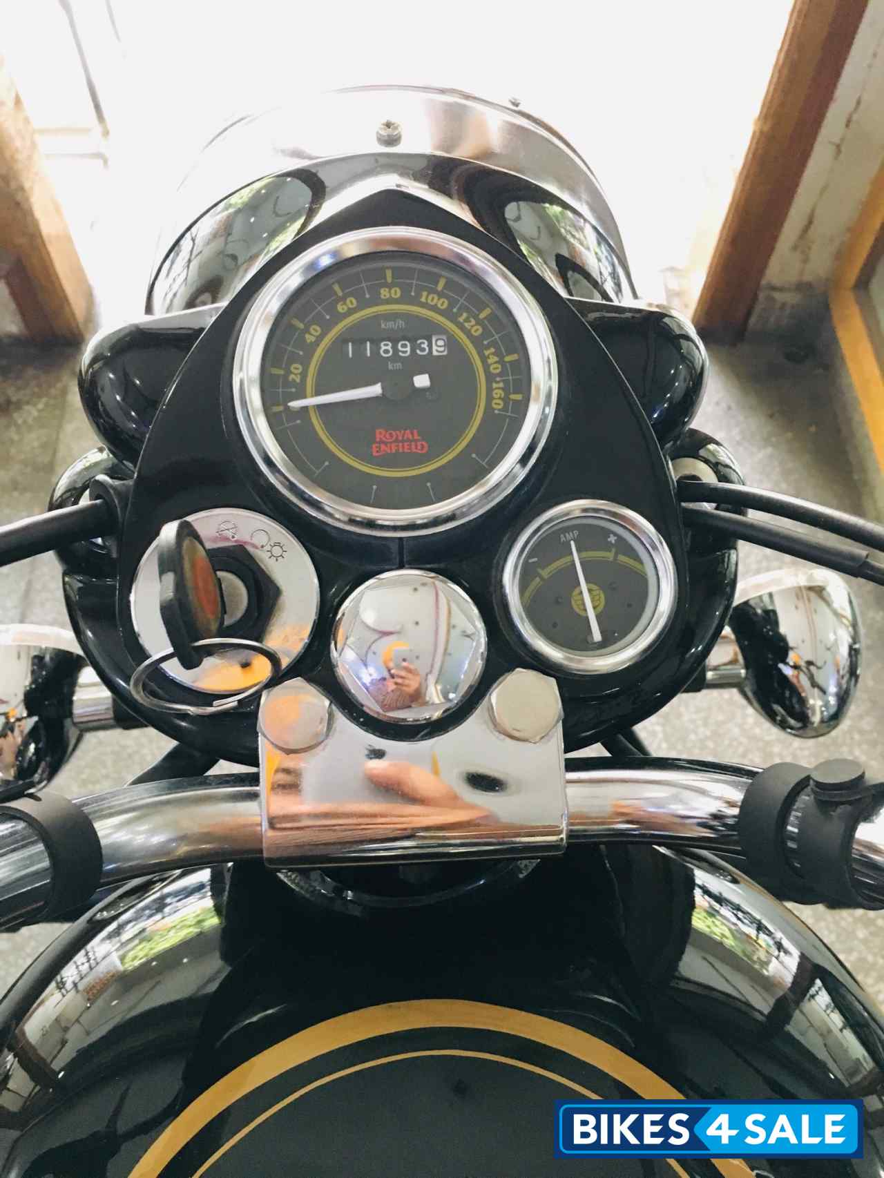 Black Royal Enfield Bullet Standard 350