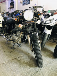 Black Royal Enfield Bullet Standard 350