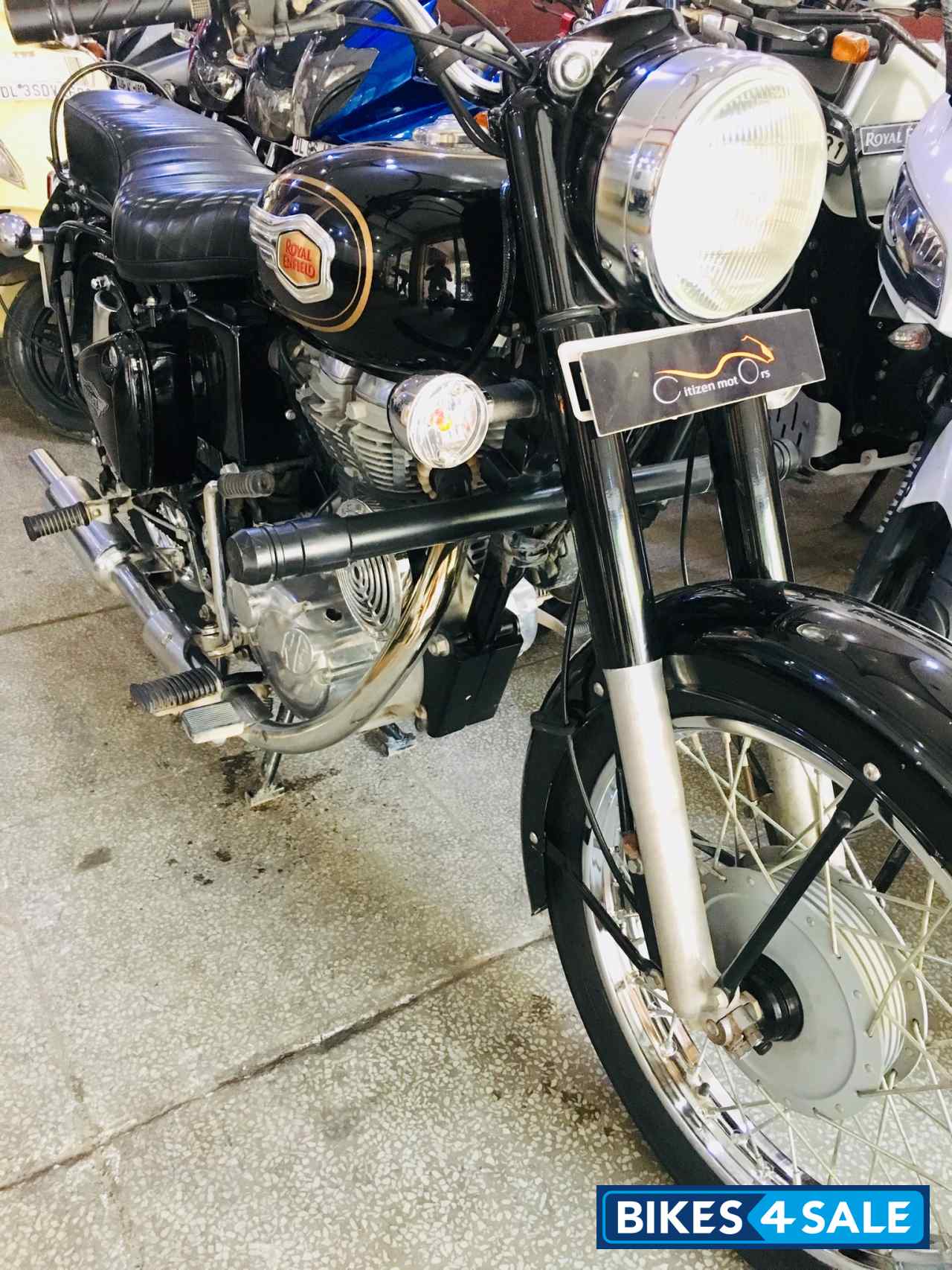 Black Royal Enfield Bullet Standard 350