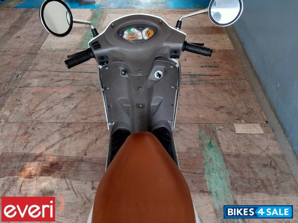 White Suzuki Access 125 Special Edition