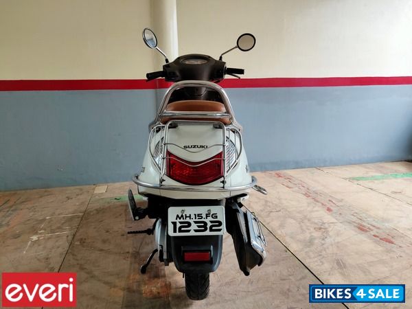 White Suzuki Access 125 Special Edition