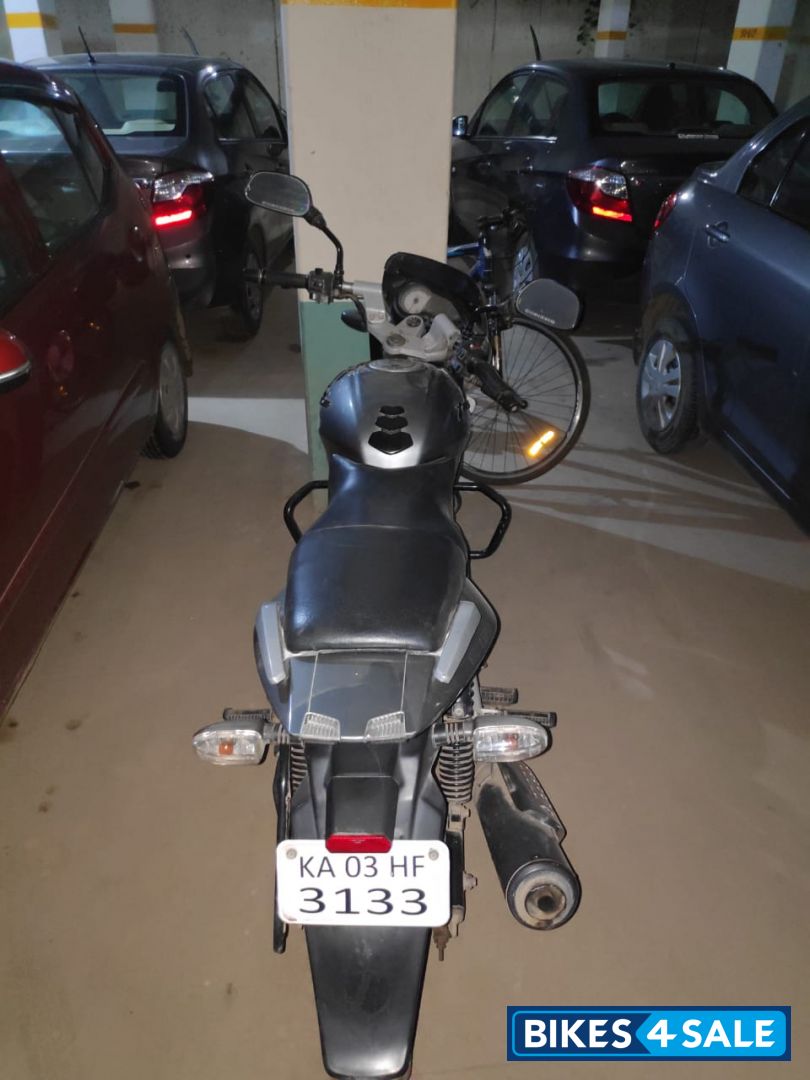 Silver Grey Bajaj Pulsar 180 DTSi Silver Grey Bajaj Pulsar 180 DTSi