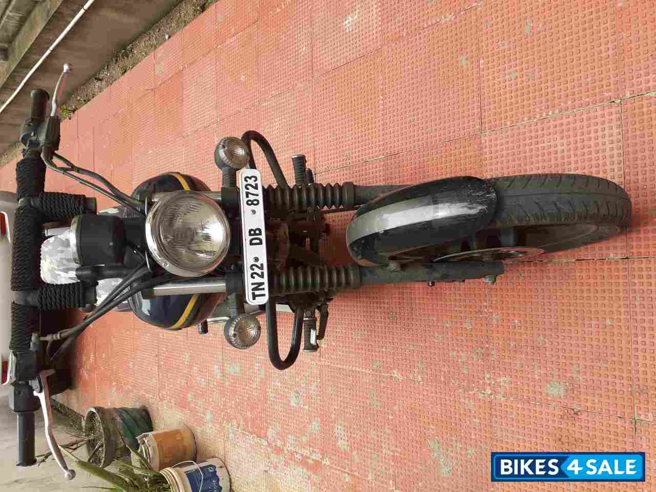 Blue Bajaj Avenger Street 150