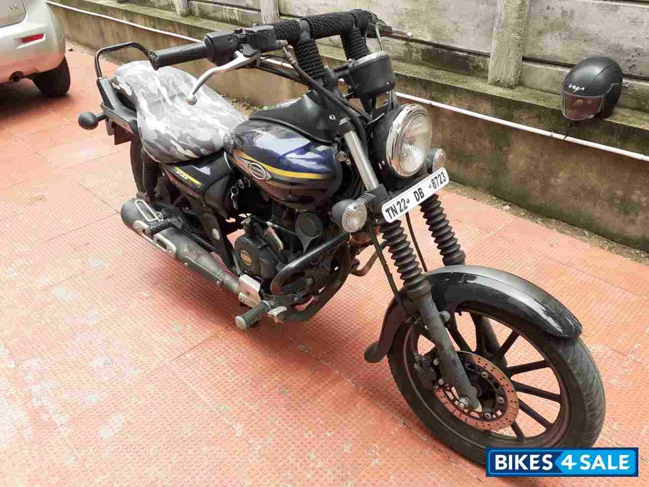 Blue Bajaj Avenger Street 150