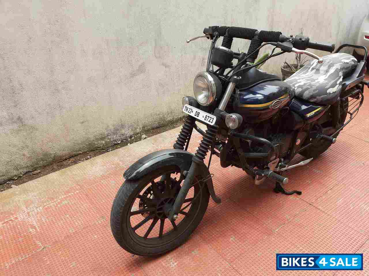 Blue Bajaj Avenger Street 150