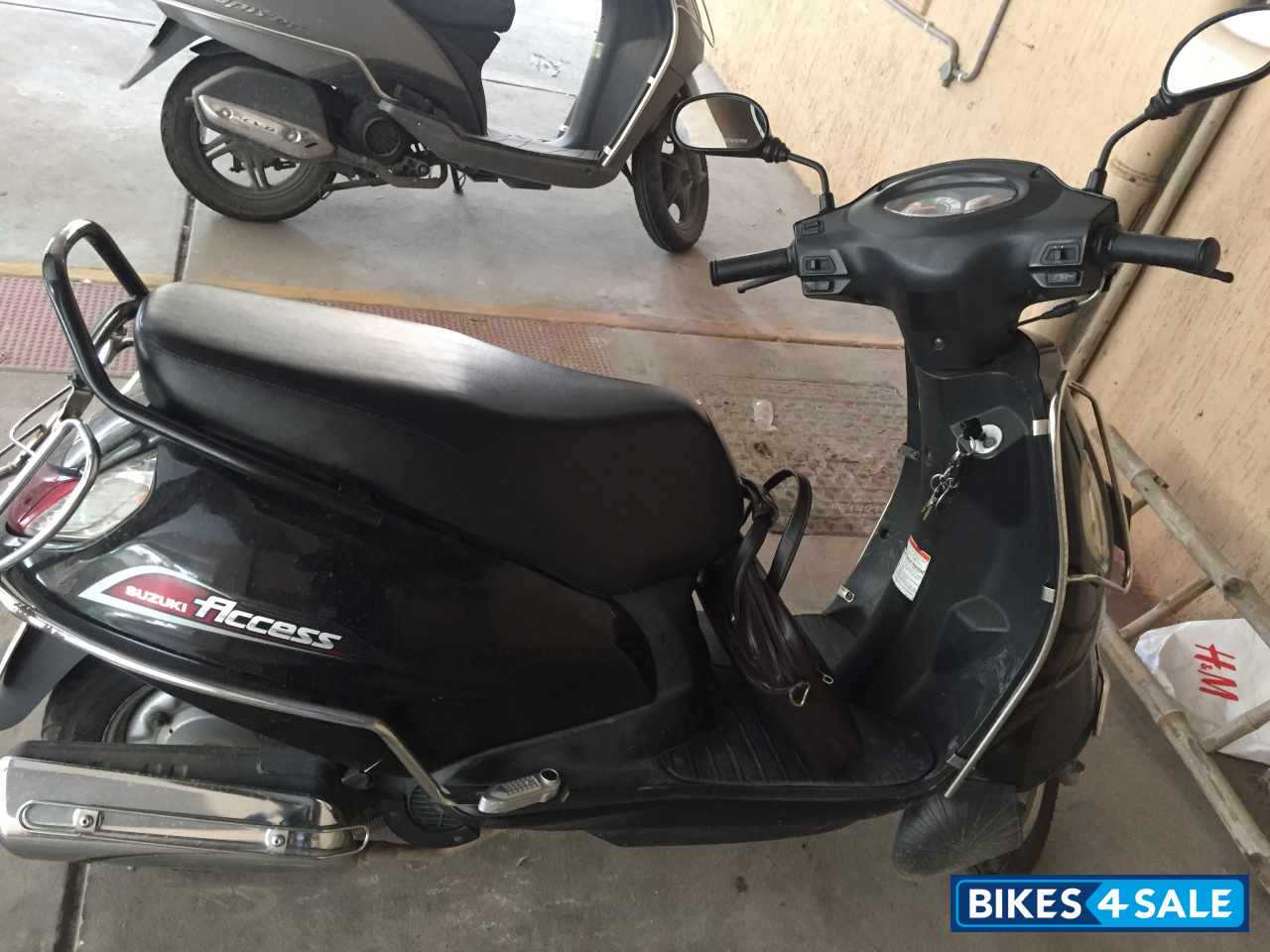 Black Suzuki Access 125