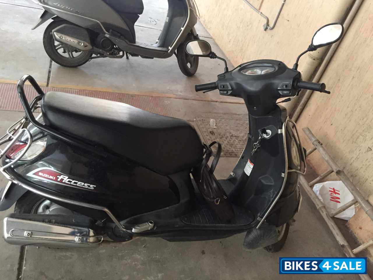 Black Suzuki Access 125