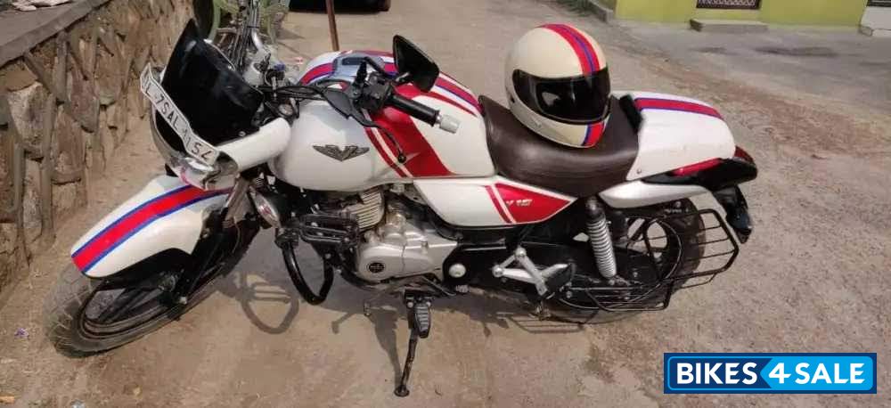 Used 2016 Model Bajaj V15 For Sale In New Delhi Id 233813 White