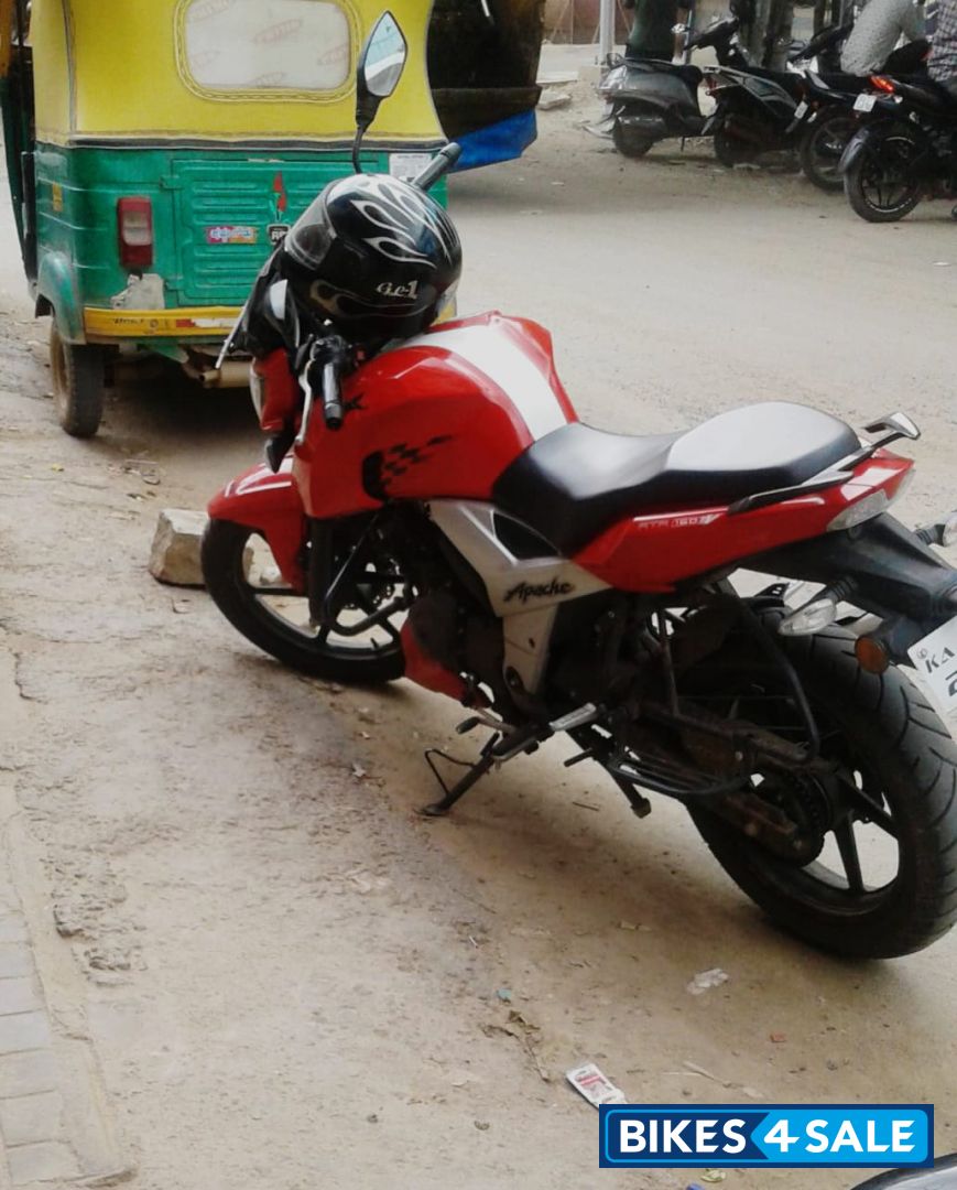 Red TVS Apache RTR 160 4V