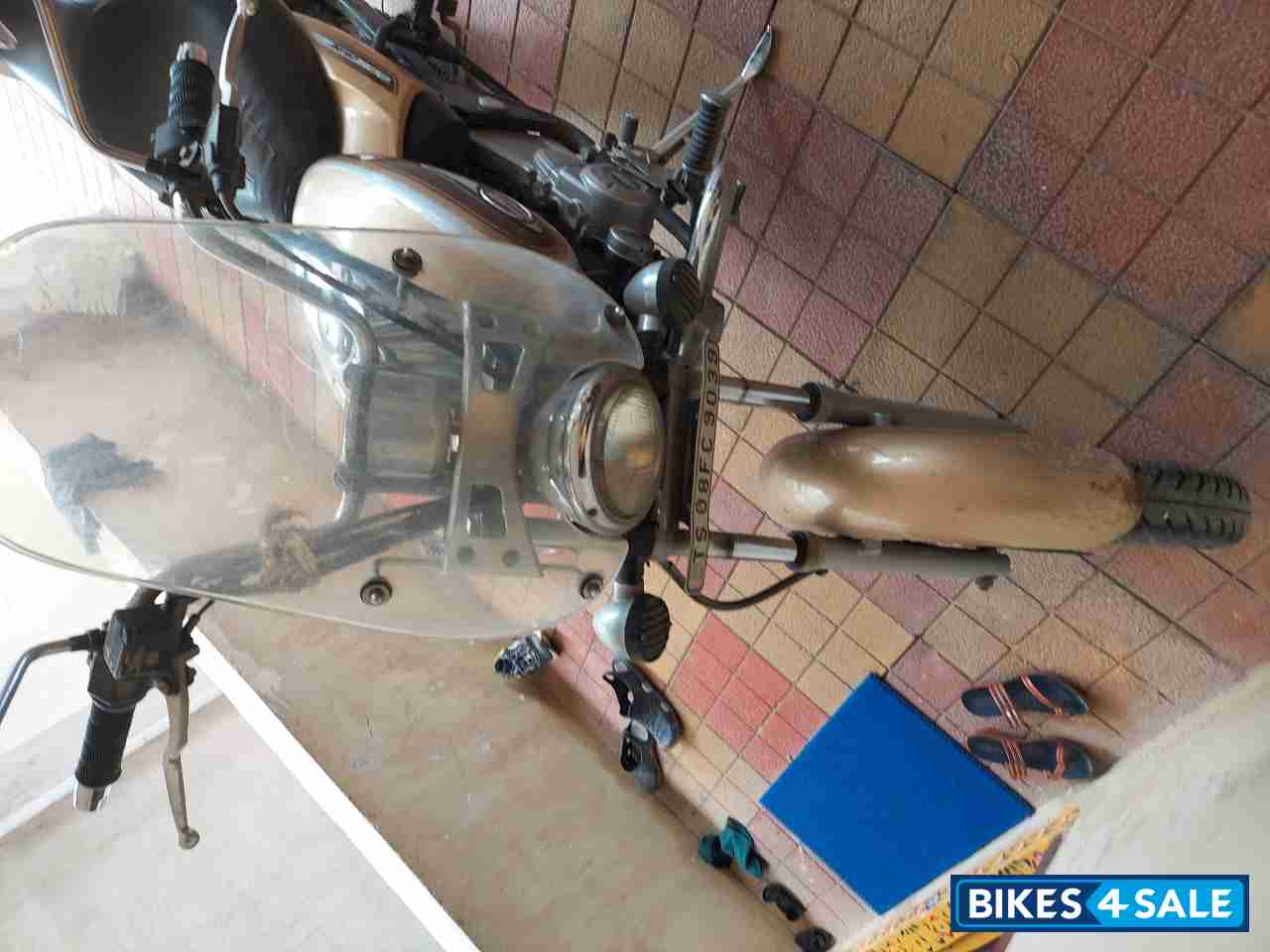 Desert Gold Bajaj Avenger Cruise 220