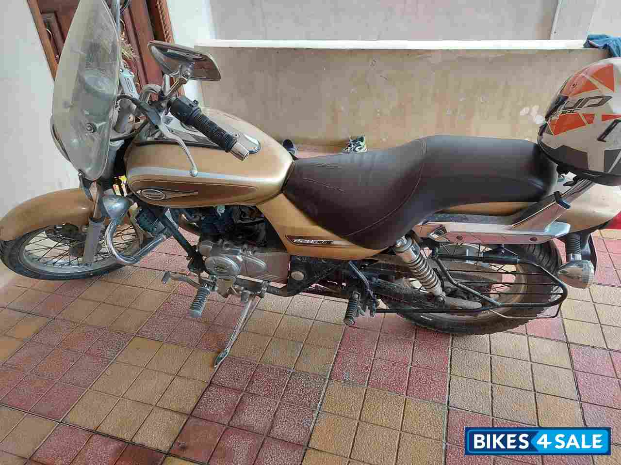 Desert Gold Bajaj Avenger Cruise 220