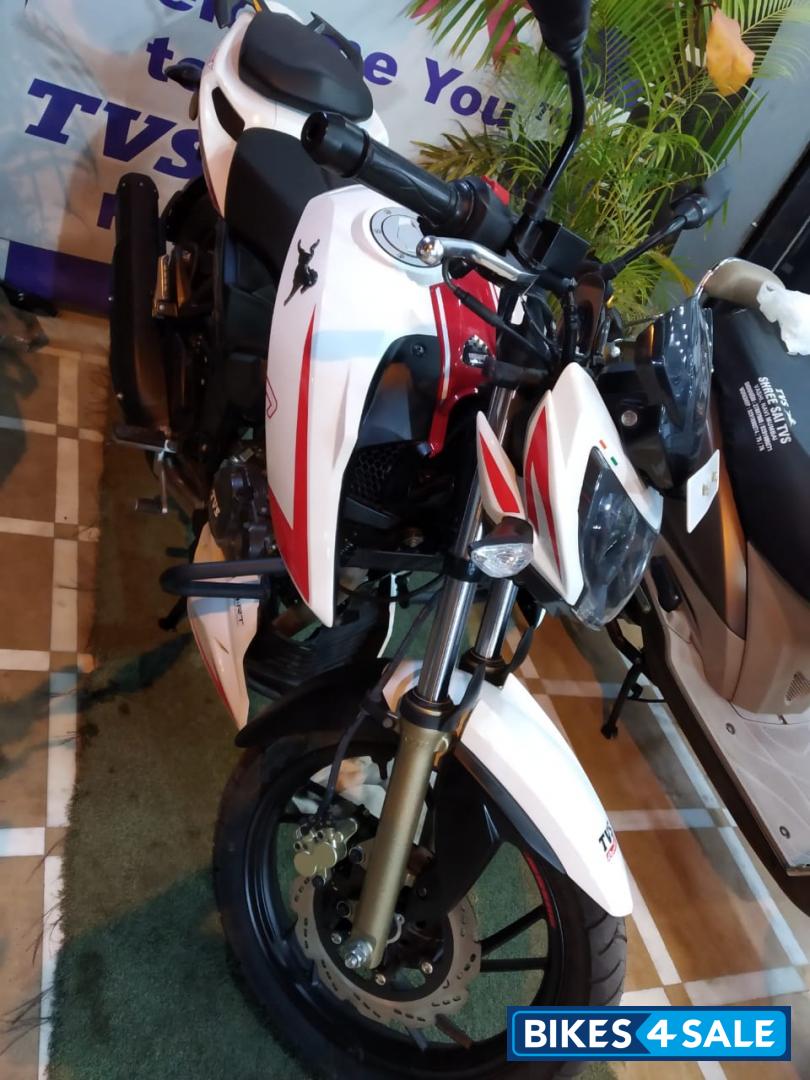 TVS Apache RTR 200 4V Race Edition 2.0