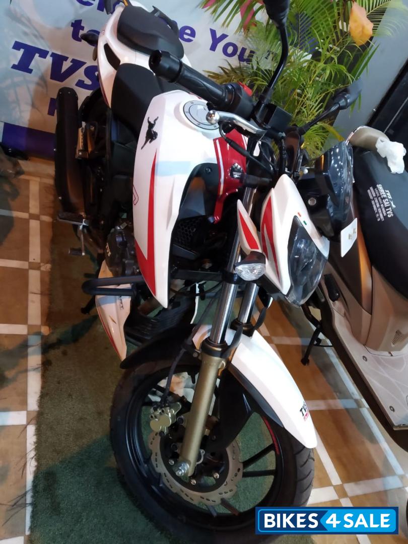 TVS Apache RTR 200 4V Race Edition 2.0